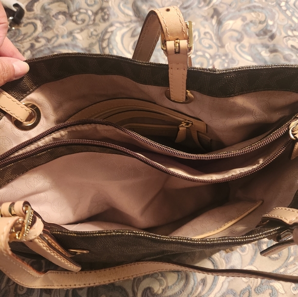 Michael Kors Tote - Picture 2 of 4